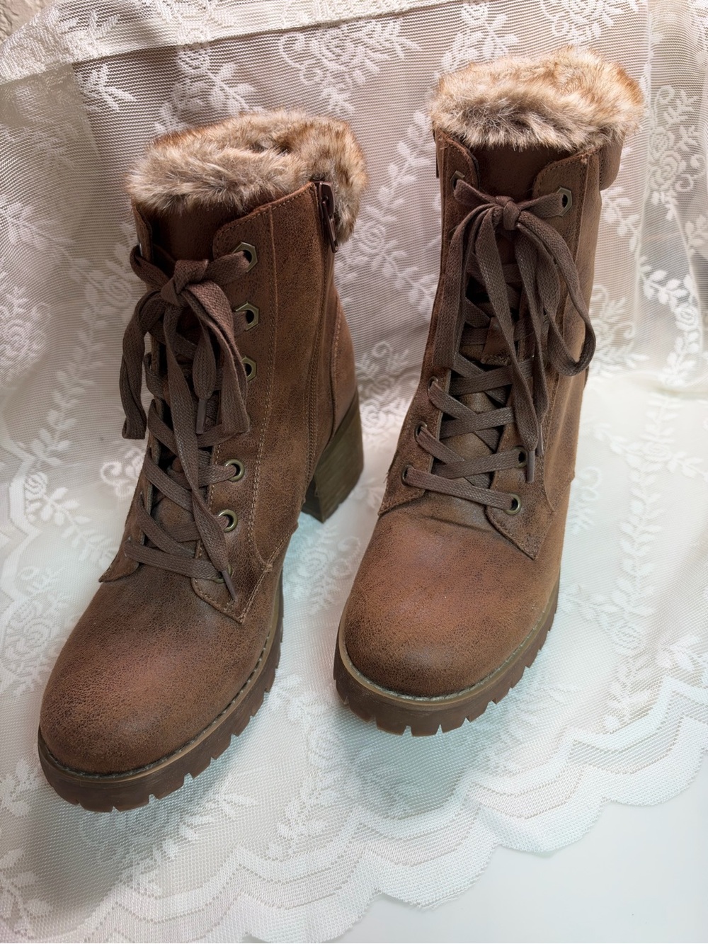 Steve Madden Faux-Fur Trim Brown Lace-Up Heeled Ankle Boots Sz 9